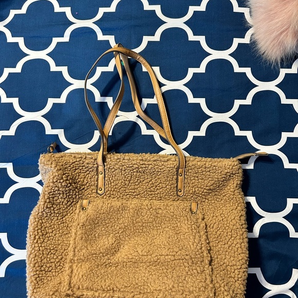 Tan Sherpa Zippered Totes - Picture 2 of 8
